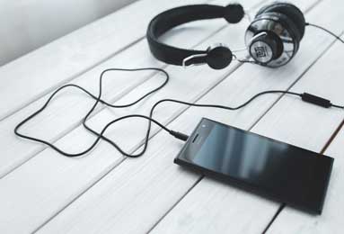 人工智能编程初创公司Cursor洽谈融资20亿美元 估值超过500亿美元